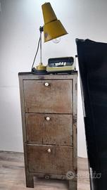 Armadietto industriale vintage