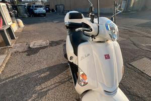 Scooter kymco