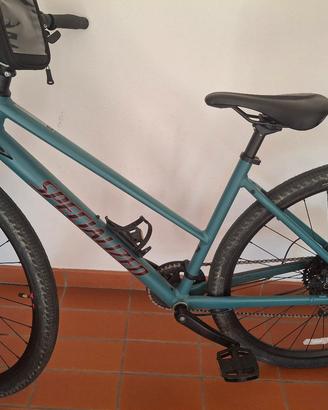 bicicletta GRAVEL  Sirrus 2.0 EQ Specialized