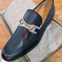 Mocassino Gucci in pelle nero.