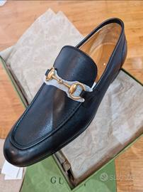 Mocassino Gucci in pelle nero.