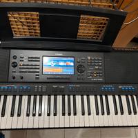 Yamaha PSR-SX700