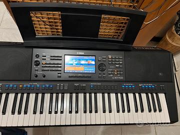 Yamaha PSR-SX700