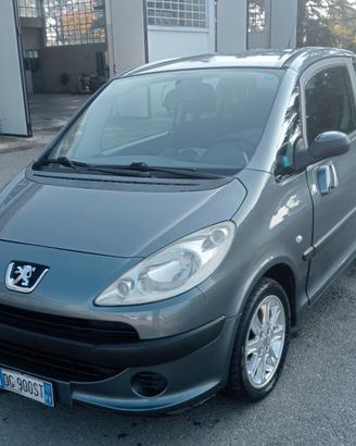 Peugeot 1007 1.4 Happy