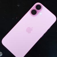 Iphone 16 pink