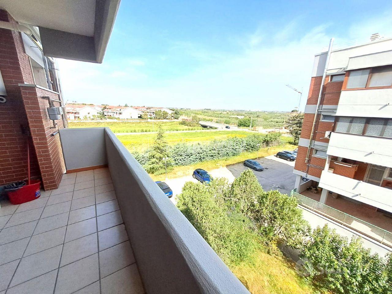 Comodo trivani con terrazzino e cantina e p.auto! - Altro