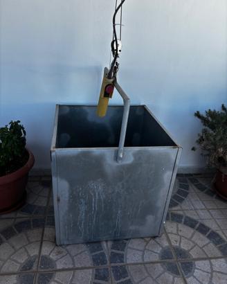 Montacarichi elettrico da balcone con telecomando