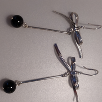 Orecchini con pendente a fiocchetto