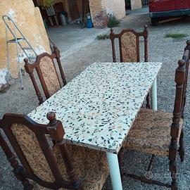 Tavolo Quadrato Più 5 Sedie