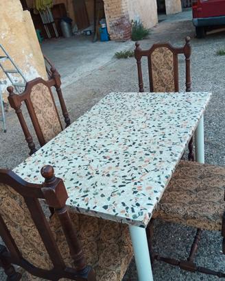 Tavolo Quadrato Più 5 Sedie