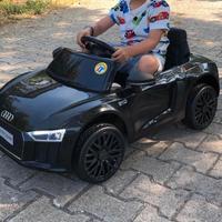 AUDI R8 NERA MACCHINA ELETTRICA