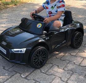 AUDI R8 NERA MACCHINA ELETTRICA