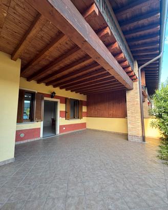 Trilocale P.terra con garage, posto auto e giardin