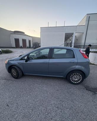 👉 Fiat Grande Punto 1.3 Multijet diesel 1500€