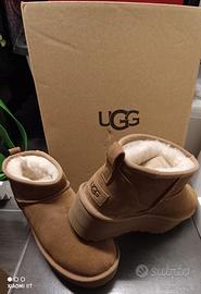 UGG ULTRA MINI PLATFORM 