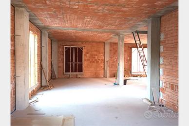 Bene Vagienna (CN) villa libera a tre lati