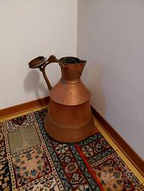 Caraffa in rame antica