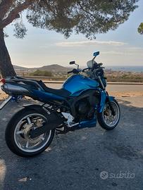 Yamaha FZR 600 - 2004