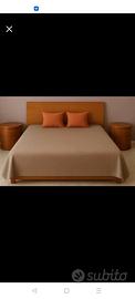 letto matrimoniale in legno color ciliegio