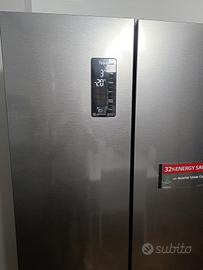 frigorifero LG side by side wifi con etichette