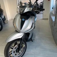 Piaggio Beverly 300 S - 2024