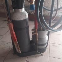 Stazione per saldatura a cannello