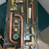 Raccordi in rame e rubinetti per caldaia