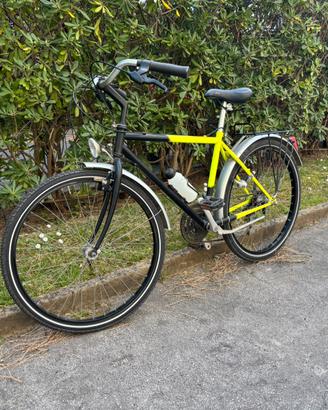 Bicicletta sportiva Mountain-bike