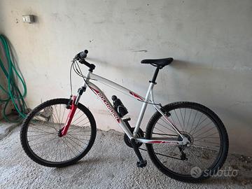 Bicicletta Mountain Bike Rockrider