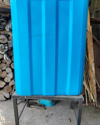 Serbatoio d'acqua 500 litri usato