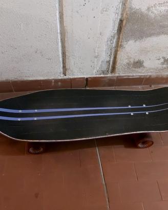 Skateboard / Surfskate con dettagli viola