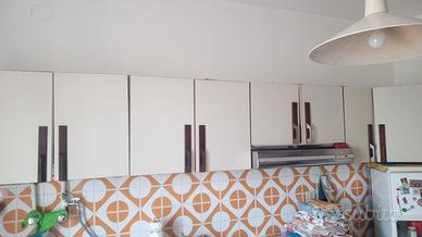 Pensili cucina e mobiletto