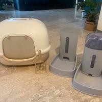 Lettiera chiusa e  dispenser