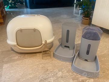 Lettiera chiusa e  dispenser