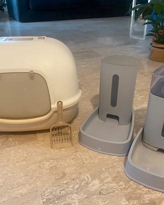 Lettiera chiusa e  dispenser