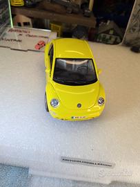 Burago Volkwagen New Beetle (1998) Giallo 1/24