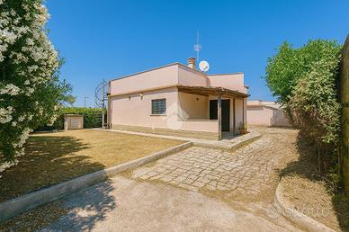 VILLA SINGOLA A ARDEA