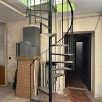 Scala a chiocciola in ferro