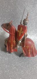 Cavaliere Re + Cavallo toga rossa Scudo giglio