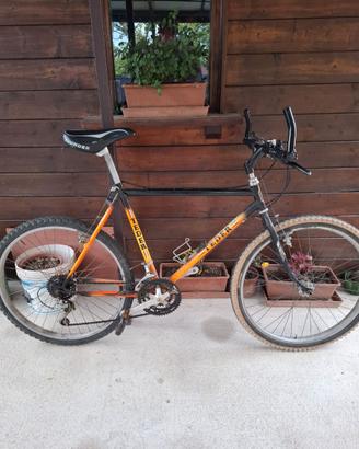 MOUNTAINBIKE