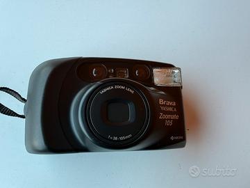 Macchina fotografica brava yashika zoomate 105