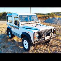 Defender 90 con motore nuovo