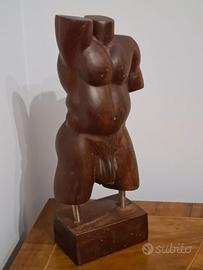 Scultura in legno torso maschile