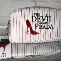 Diavolo veste Prada beuty case primark