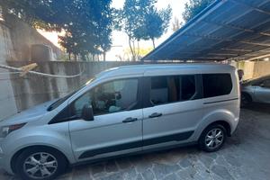 Furgoncino Ford tourneo connect
