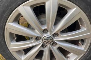 Cerchi 16 volkswagen completi di gomme 215/45/16