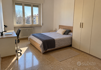 VARESE ZONA UNIVERSITA' INSUBRIA-STANZA ARREDATA