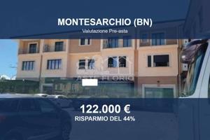Immobile in asta di 241 m² con più di 5 locali a M