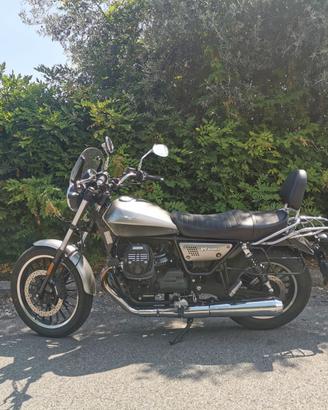 Moto Guzzi V9 Roamer anno 2022