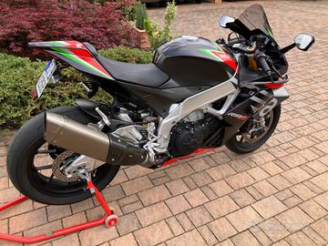 Aprilia RSV4 Factory 1100